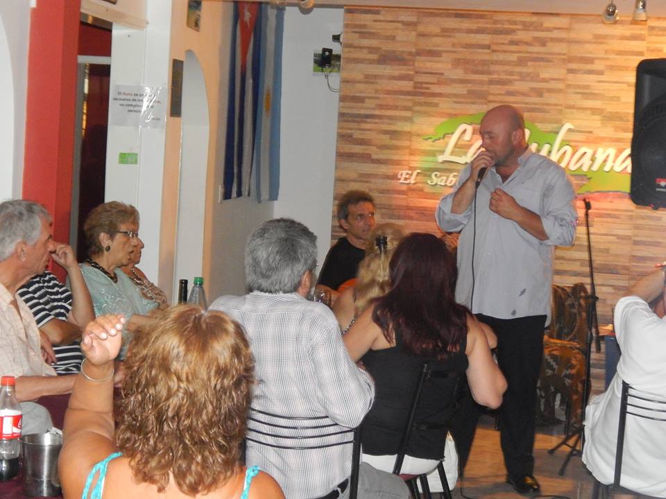 Así arrancaron los shows musicales en el nuevo Restaurante La Cubana de Villa Bosch